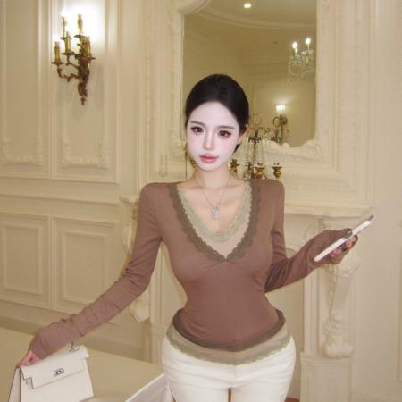 FA53350# 蕾丝拼接假两件V领T恤女韩系气质修身设计感打底上衣 服裝批發女裝批發服飾貨源