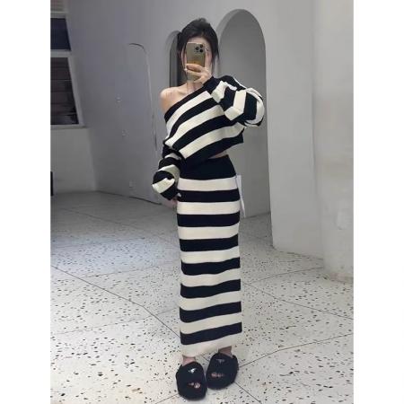 FA53465# 冬季韩版气质短款露肩条纹针织毛衣高腰包臀半身裙辣妹两件套 服裝批發女裝批發服飾貨源