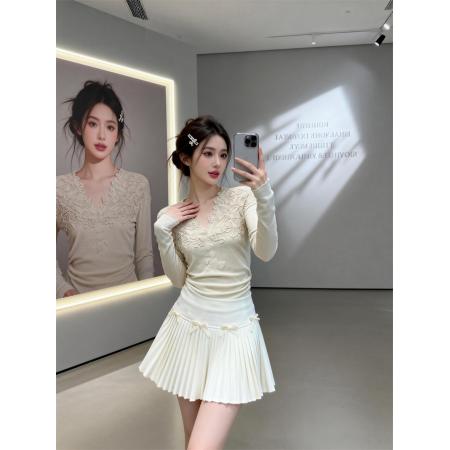 FA53585# 春上新蕾丝拼接收腰显瘦长袖打底衫女韩系气质纯欲T恤女