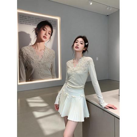 FA53585# 春上新蕾丝拼接收腰显瘦长袖打底衫女韩系气质纯欲T恤女