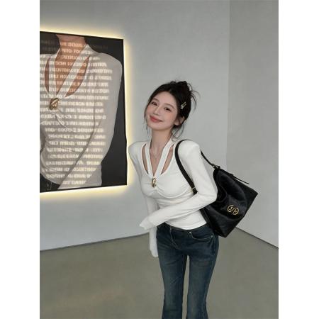 FA53588# 春上新纯欲设计挂脖V领长袖T恤女修身显瘦上衣打底衫女
