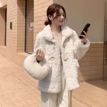 FA53624# 秋冬新款仿兔毛羊糕绒网红韩版牛角扣宽松洋气皮草大衣