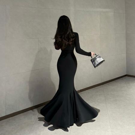 FA53702# 红底加厚复合绒秋冬步步生莲方领显瘦百搭包臀鱼尾裙气质长裙