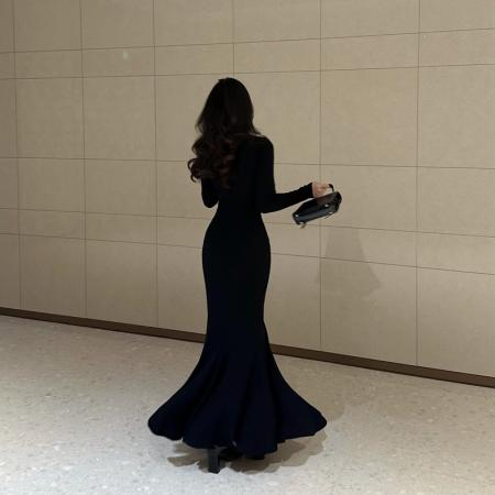 FA53703# 步步生莲秋冬高领修身显瘦连衣裙高级感百搭后妈包臀裙长裙