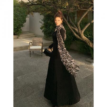 FA53705# 复古港风气质V领纽扣长袖套装秋冬修身显瘦慵懒风半身裙两件套