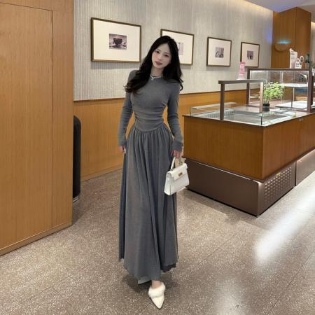 FA53706# 法式秋冬气质连衣裙女收腰显瘦长袖长裙圆领修身设计感小众大摆裙