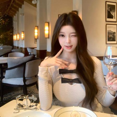 FA53795# 千金感丝绒蝴蝶结v领拼接长袖针织衫纯欲上衣 服裝批發女裝批發服飾貨源