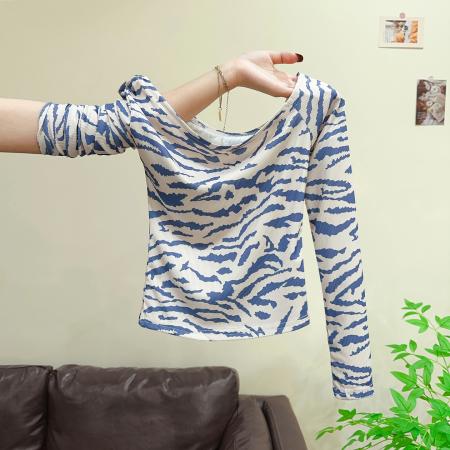 FA53829# 纯欲辣妹风豹纹斜领长袖打底衫女秋冬新款气质修身百搭上衣 服裝批發女裝批發服飾貨源