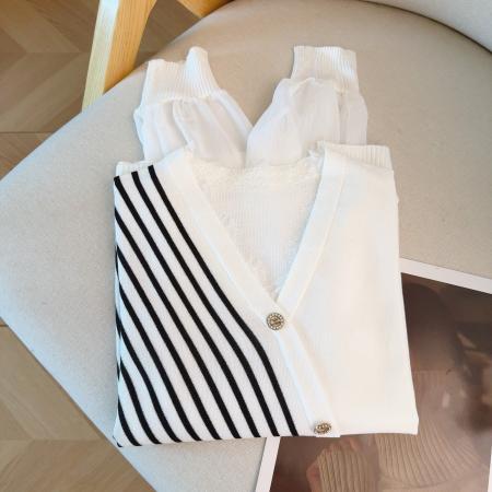 FA53950# 春季新款雪纺拼接针织衫V领蕾丝领口鸳鸯条纹上衣 服裝批發女裝批發服飾貨源