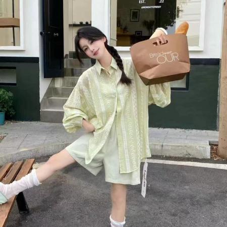 FA53954# 夏季花卉绣花条纹衬衫宽松设计感薄款原宿风衬衣休闲外套女 服裝批發女裝批發服飾貨源
