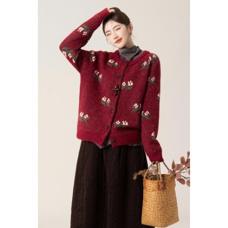 FA54027# 红色田园风花朵圆领毛衣外套女春季新款宽松软糯加厚针织开衫上衣 服裝批發女裝批發服飾貨源