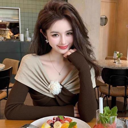 FA54029# 人棉花朵别针小众设计感假两件上衣长袖纯欲风显瘦气质 服裝批發女裝批發服飾貨源