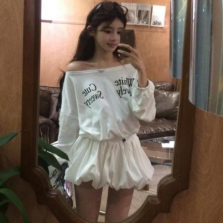 FA54031# 纯欲慵懒风撞色字母印花斜领露肩连衣裙女小众抽绳显瘦遮肉短裙 服裝批發女裝批發服飾貨源