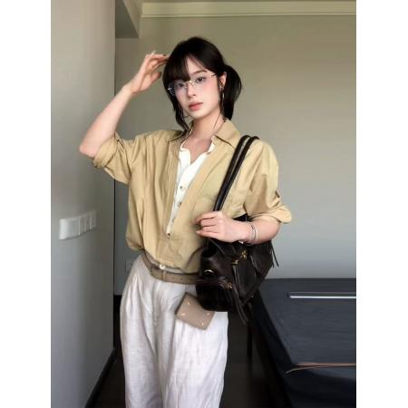 FA54034# 老钱风V领撞色衬衫女早秋休闲风长袖假两件衬衣宽松高级情侣上衣 服裝批發女裝批發服飾貨源