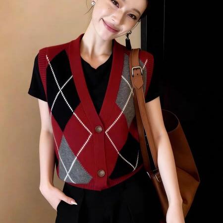 FA54121# 高级感菱形V领无袖坎肩百搭洋气舒适马甲针织衫设计感韩系复古女 服裝批發女裝批發服飾貨源
