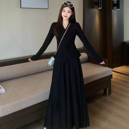 FA54142# 早秋时尚挂脖设计显瘦大码韩系穿搭上衣半身裙两件套套装 服裝批發女裝批發服飾貨源