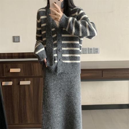 FA54175# 大码胖mm秋冬新款上衣半身连衣裙宽松遮肚条纹毛衣两件套装 服裝批發女裝批發服飾貨源