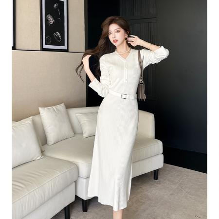 FA54185# 秋款新款正式场合通勤气质女神范白色V领针织打底连衣裙 服裝批發女裝批發服飾貨源