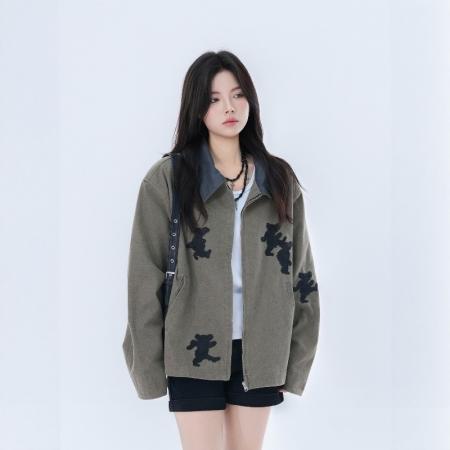 FA54275# 美式复古小熊刺绣翻领夹克女春秋宽松休闲百搭情侣拉链外套上衣潮 服裝批發女裝批發服飾貨源