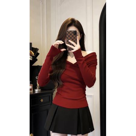 FA54370# 法式甜辣妹红色露肩v领打底衫女内搭设计感长袖t恤绝美上衣秋冬季  服裝批發女裝批發服飾貨源