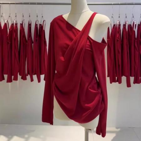 FA54394# 设计感红色不规则斜肩长袖t恤女秋冬季中长款宽松可外穿内搭上衣  服裝批發女裝批發服飾貨源