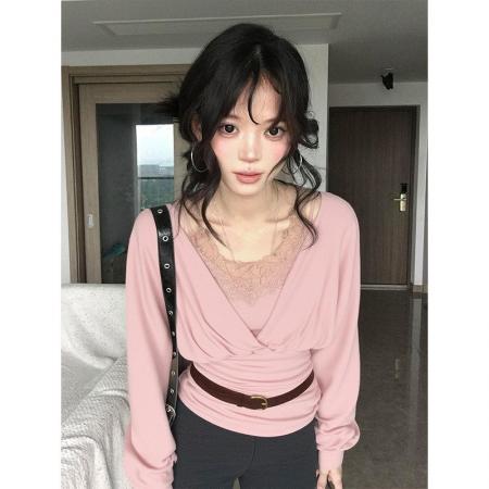 FA54461# 粉色假两件花边吊带v领打底衫女秋冬褶皱收腰显瘦纯欲温柔风上衣  服裝批發女裝批發服飾貨源