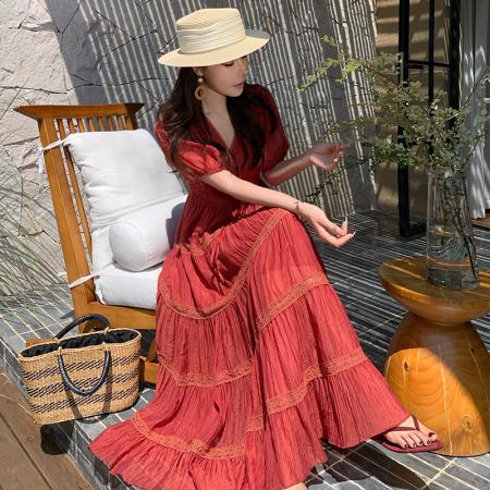 FA54539# 短袖V领复古收腰旅拍酒红色多层蛋糕裙摆连衣裙长裙  服裝批發女裝批發服飾貨源