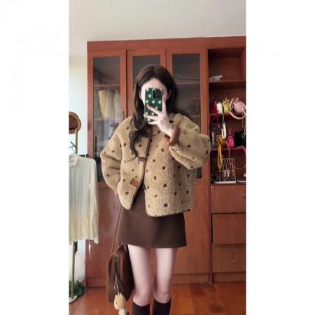 FA54674# 羊羔绒复合麂皮毛巾绣法一小个子独特超好看波点外套  服裝批發女裝批發服飾貨源