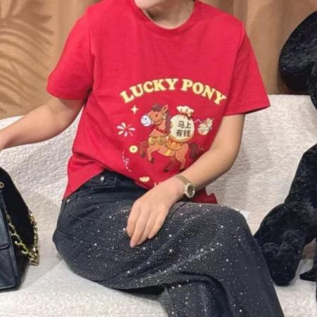 FA54723# 法式设计感小马印花短袖T恤春季新款本命年红色显瘦上衣  服裝批發女裝批發服飾貨源