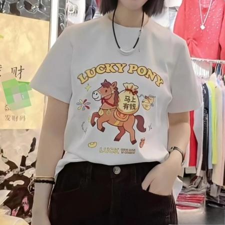 FA54723# 法式设计感小马印花短袖T恤春季新款本命年红色显瘦上衣  服裝批發女裝批發服飾貨源