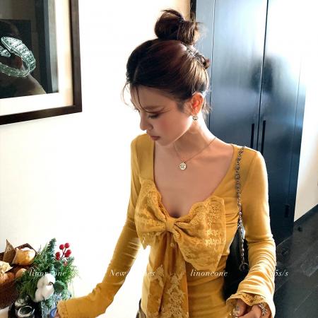 FA54807# 钓系浪漫曲线plus纯欲大U领拼蕾丝蝴蝶结长袖T恤  服裝批發女裝批發服飾貨源