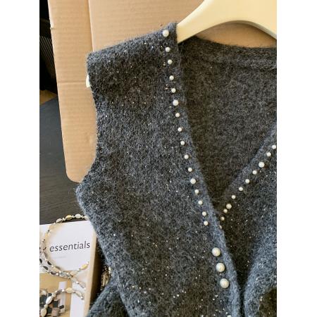 FA54857# 设计感钉珠针织马甲开衫女冬季新款高级感叠穿坎肩毛衣上衣女  服裝批發女裝批發服飾貨源