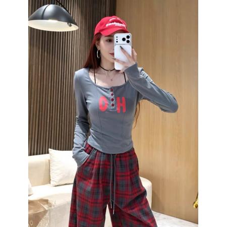 FA54915# 美式U领字母纽扣设计感长袖T恤女秋冬新款修身打底衫上衣  服裝批發女裝批發服飾貨源