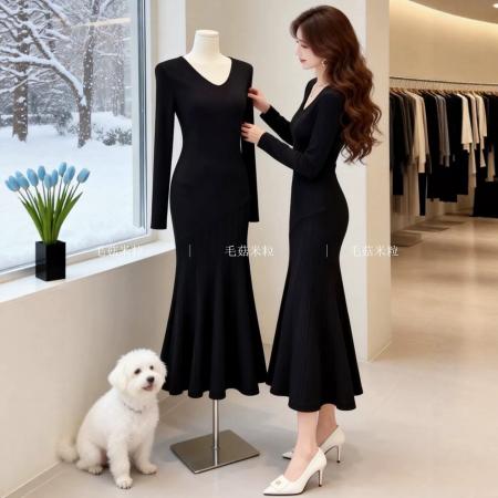 FA54945# 复古港风优雅性感V领针织连衣裙女春季收腰显瘦设计感长裙 服裝批發女裝批發服飾貨源