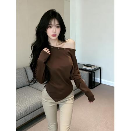 FA54982# 春款钉扣设计收腰气质斜肩不规则长袖打底衫上衣女 服裝批發女裝批發服飾貨源