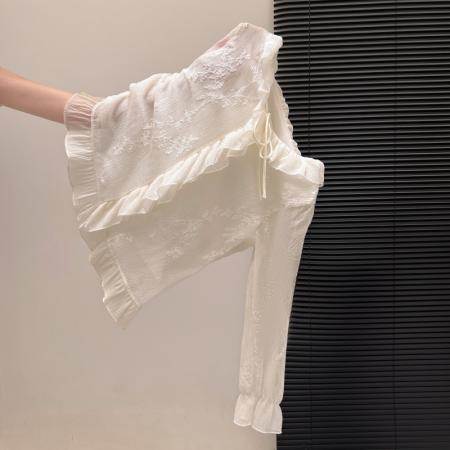 FA55156# 女士衬衫春款v领荷叶边喇叭袖长袖宽松刺绣雪纺高级感上衣 服裝批發女裝批發服飾貨源