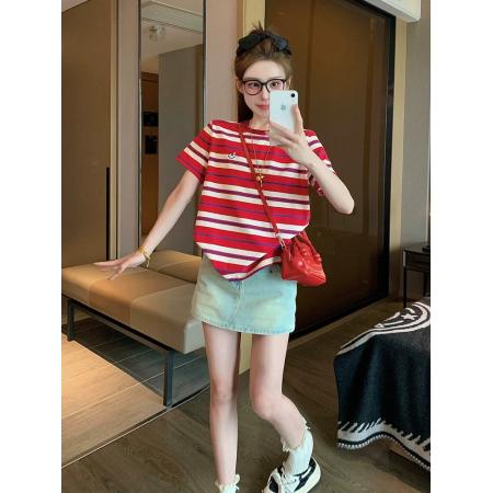 FA55189# 红色条纹短袖t恤女新款夏季美式复古宽松正肩刺绣小马上衣ins 服裝批發女裝批發服飾貨源