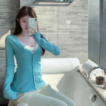 FA55259# 白水女舒适出门组V领毛针织开衫女冬花边吊带温柔气质上衣 服裝批發女裝批發服飾貨源