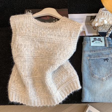 FA55265# 韩版立体毛球针织马甲女冬季款复古牛角扣马夹背心叠穿无袖小上衣 服裝批發女裝批發服飾貨源