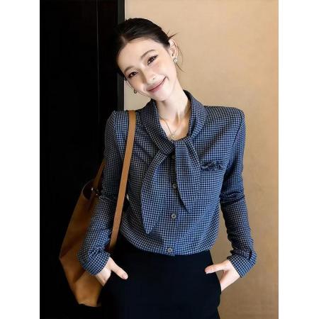 FA55285# 港风复古高级感格纹飘带衬衫女春季新款绝美通勤风百搭显瘦衬衣潮 服裝批發女裝批發服飾貨源