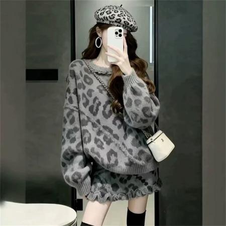 FA55294# 温柔风软糯豹纹毛绒圆领毛衣套装女秋冬千金感针织半身裙两件套潮 服裝批發女裝批發服飾貨源