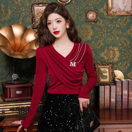 FA55342# 春法式小众打底衫气质v领褶设计感修身显瘦链条挂饰上衣女 服裝批發女裝批發服飾貨源