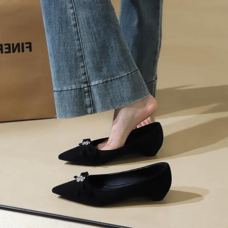 X-33053#韩版时尚蝴蝶结水钻小花尖头浅口一脚蹬高级感绒面单鞋女 鞋子批发女鞋批发高跟鞋批发