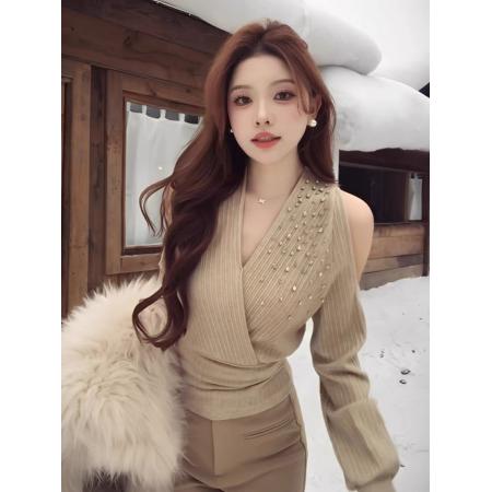 法式高级感烫钻露肩挂脖上衣女冬季新款加厚小衫设计感小众 服裝批發女裝批發服飾貨源