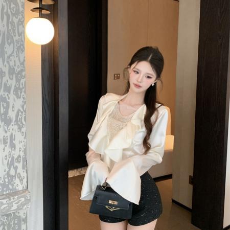 早春新款米色微喇袖缎面衬衫女设计感修身气质上衣 服裝批發女裝批發服飾貨源