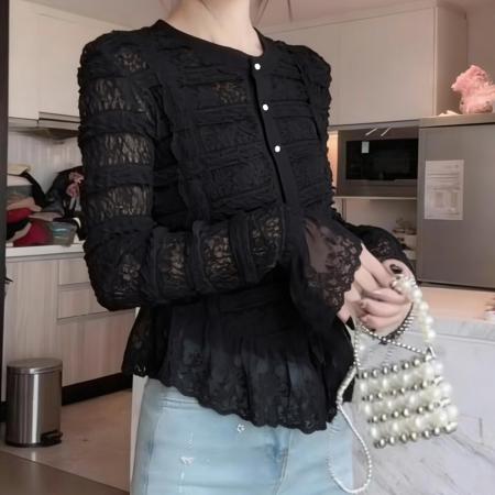 蕾丝拼接喇叭袖衬衫女春秋季新款设计感别致休闲宽松显瘦打底上衣 服裝批發女裝批發服飾貨源