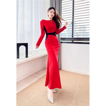 FA55451# 春新款时髦洋气一字领撞色包臀长裙紧身连衣裙  服裝批發女裝批發服飾貨源