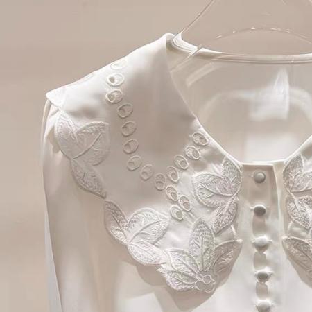 FA55546# 新款法式气质显瘦娃娃领刺绣镂空单排扣长袖雪纺衬衫女春季  服裝批發女裝批發服飾貨源