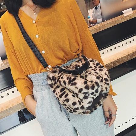 TJ2247# 毛绒包包女2024新款潮秋冬水桶包可爱毛毛小包网红百搭单肩斜挎包