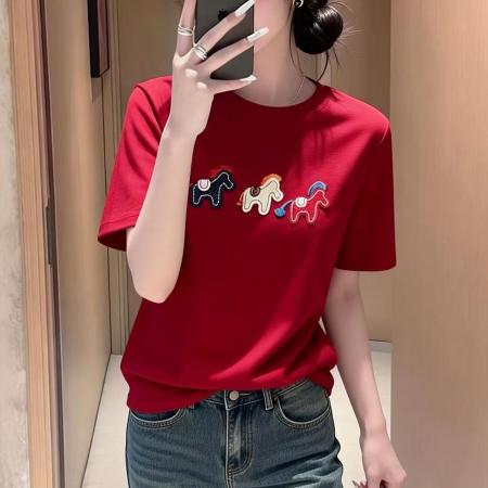 FA55679# 新年早春小马刺绣短袖针织女宽松休闲时尚小众打底衫上衣 服裝批發女裝批發服飾貨源